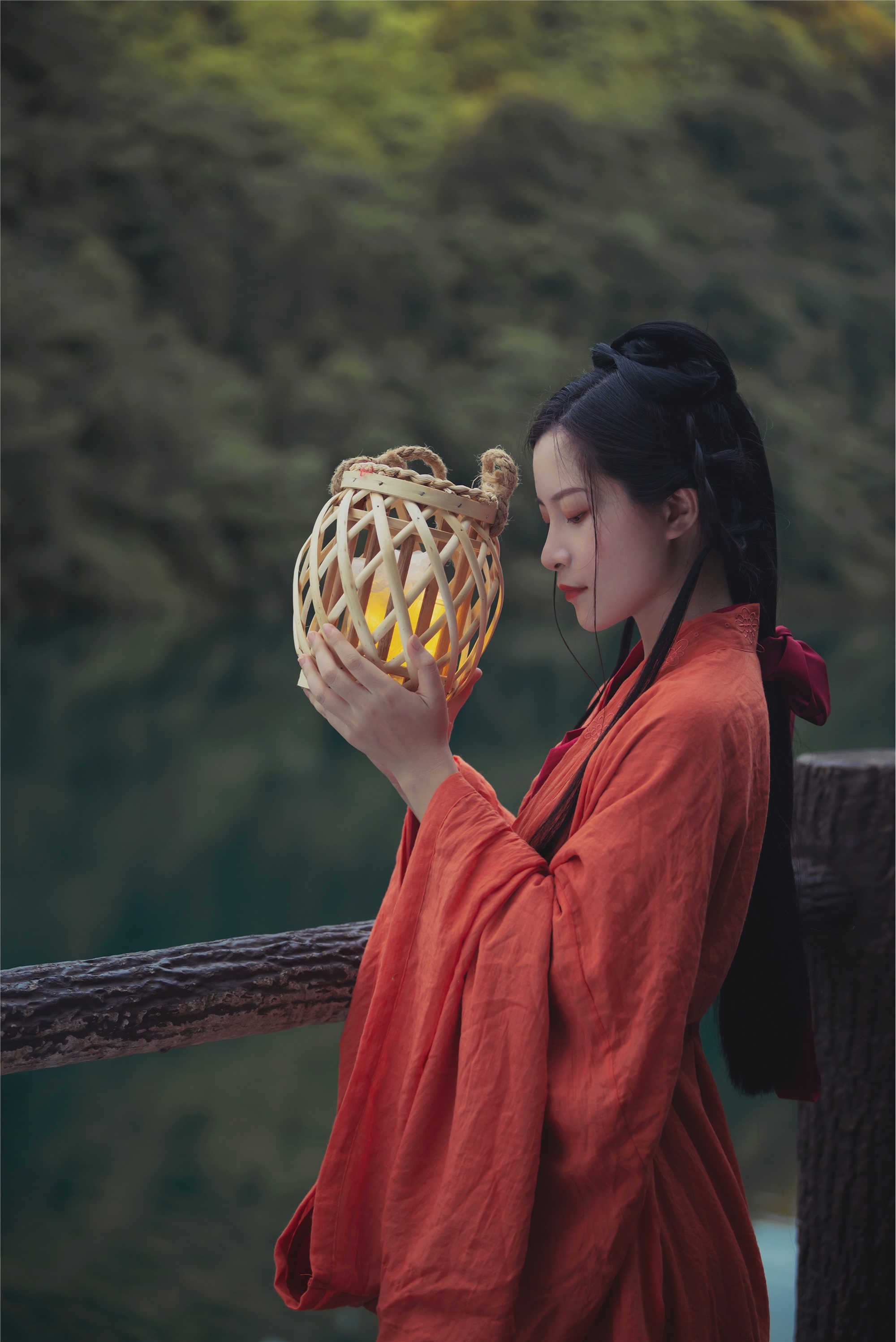 YITUYU艺图语 2021.09.08 人间忽晚 山河已秋 秦笙